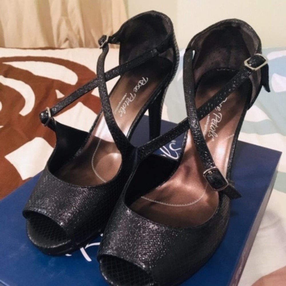 10 WW Black Patent Snake Skin Peep Toe Heels